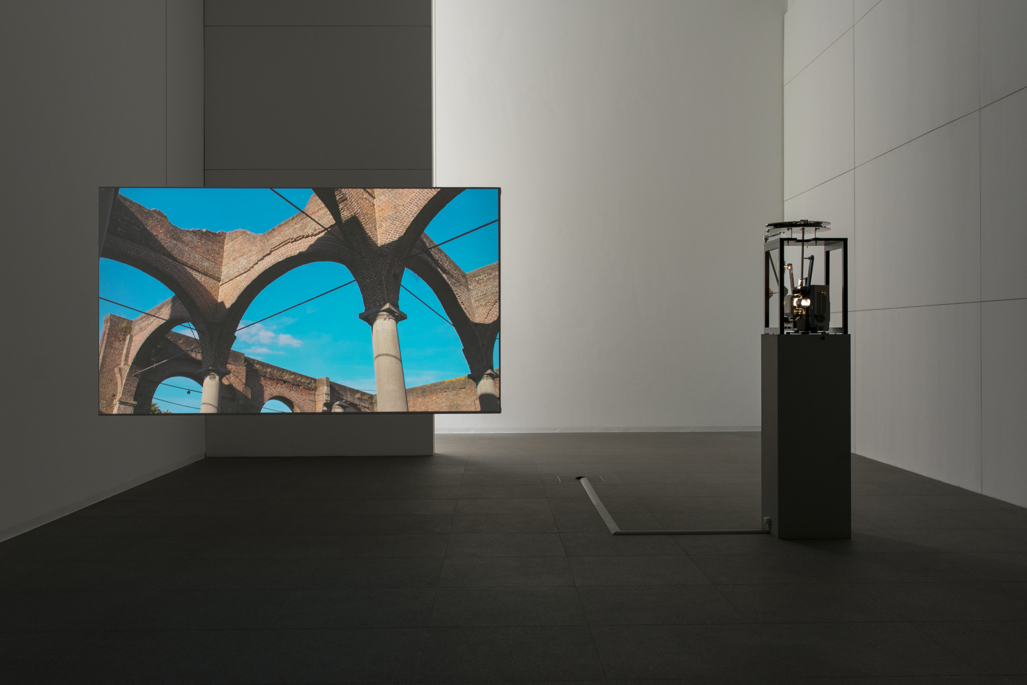 MACS - Exposition - Comme le mur qui attend le lierre - Fiona Tan